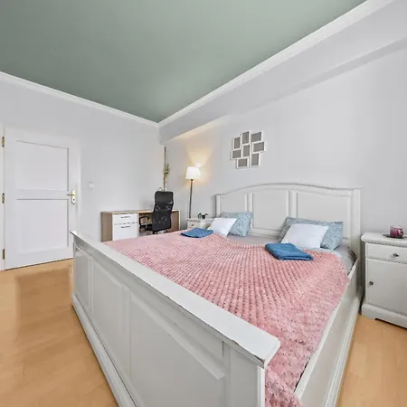 Big 4-room Spacious Апартаменты Братислава