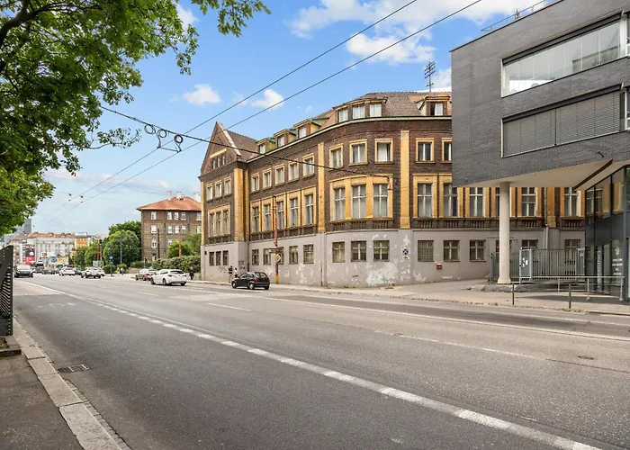 Big 4-room Spacious * Pressburg