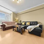 Big 4-room Spacious Μπρατισλάβα