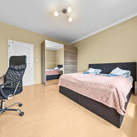 Lejlighed Big 4-room Spacious